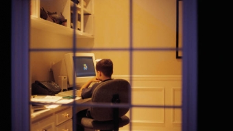 Computers & TV in Bedrooms Linked to Children’s Weight and Sleep Problems